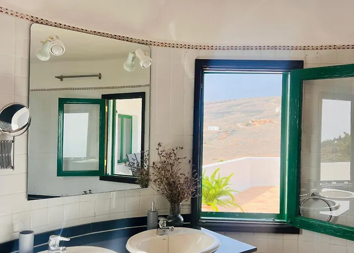 La Asomada Moon Lanzarote Villa *