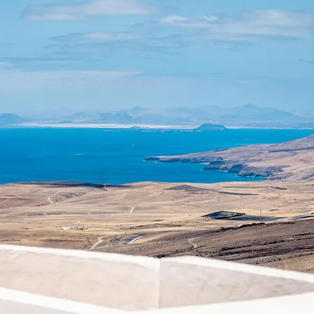La Asomada Moon Lanzarote Privada 3 Hab Con Piscina, Jacuzzi Y Vistas Al Mar Y Fuerteventura Villa