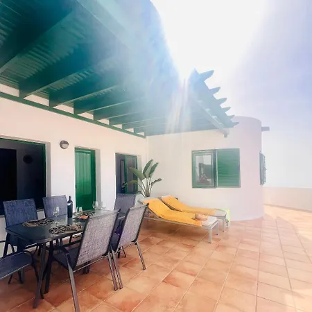 La Asomada Moon Lanzarote Privada 3 Hab Con Piscina, Jacuzzi Y Vistas Al Mar Y Fuerteventura Tías