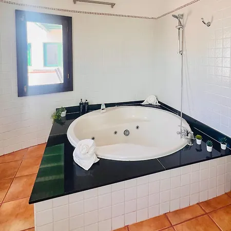 La Asomada Moon Lanzarote Privada 3 Hab Con Piscina, Jacuzzi Y Vistas Al Mar Y Fuerteventura * Tías